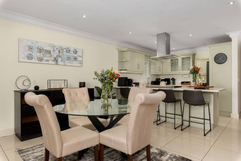The Tram Home Stay Franschhoek Dış mekan fotoğraf