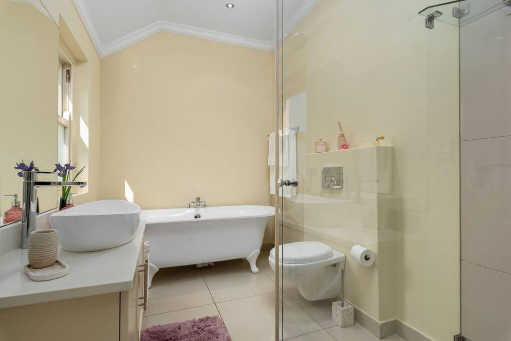 The Tram Home Stay Franschhoek Dış mekan fotoğraf