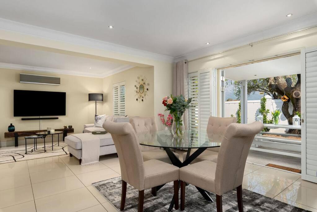 The Tram Home Stay Franschhoek Dış mekan fotoğraf