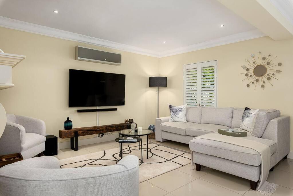 The Tram Home Stay Franschhoek Dış mekan fotoğraf